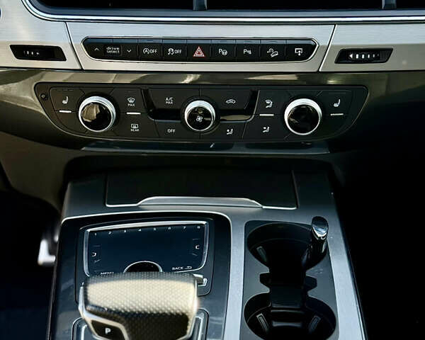 Чорний Ауді Ку 7, об'ємом двигуна 2.97 л та пробігом 154 тис. км за 37700 $, фото 11 на Automoto.ua