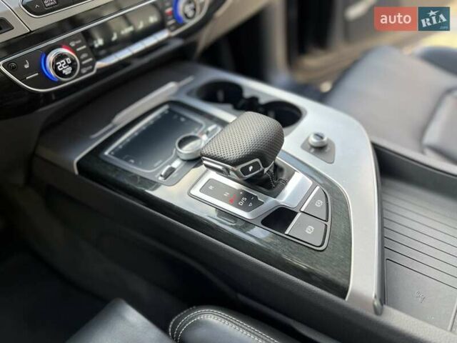 Ауді Ку 7 2016 у Хмельницькому на Automoto.ua Чорний Ауді Ку 7, об'ємом двигуна 2.97 л та пробігом 233 тис. км за 31900 $, фото 62 на Automoto.ua