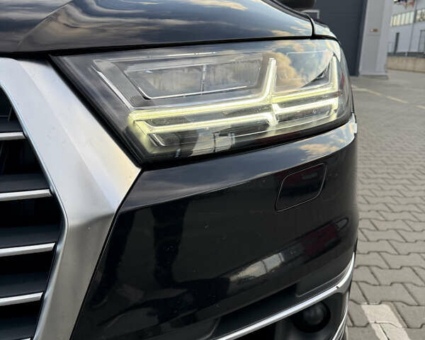Чорний Ауді Ку 7, об'ємом двигуна 3 л та пробігом 239 тис. км за 24500 $, фото 7 на Automoto.ua