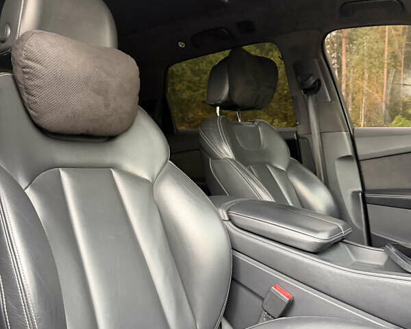 Чорний Ауді Ку 7, об'ємом двигуна 3 л та пробігом 178 тис. км за 48500 $, фото 26 на Automoto.ua