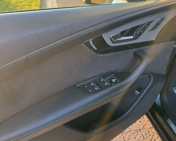 Черный Ауди Ку 7, объемом двигателя 2.97 л и пробегом 205 тыс. км за 38000 $, фото 3 на Automoto.ua