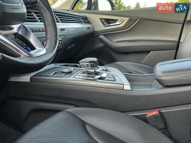 Ауді Ку 7 2016 у Хмельницькому на Automoto.ua Чорний Ауді Ку 7, об'ємом двигуна 3 л та пробігом 170 тис. км за 32999 $, фото 19 на Automoto.ua