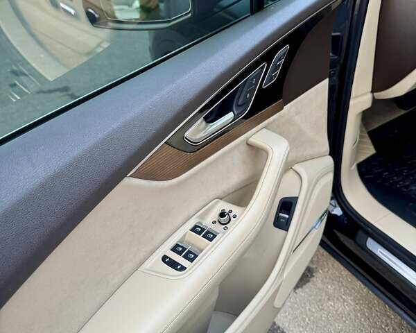 Черный Ауди Ку 7, объемом двигателя 3 л и пробегом 150 тыс. км за 33500 $, фото 4 на Automoto.ua