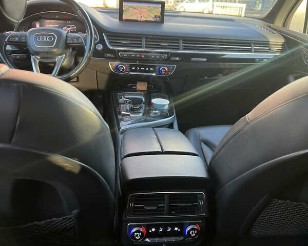 Черный Ауди Ку 7, объемом двигателя 3 л и пробегом 220 тыс. км за 22000 $, фото 5 на Automoto.ua