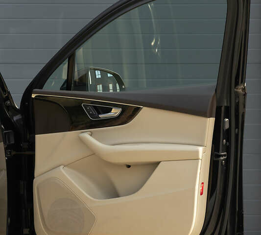 Чорний Ауді Ку 7, об'ємом двигуна 3 л та пробігом 151 тис. км за 22000 $, фото 90 на Automoto.ua