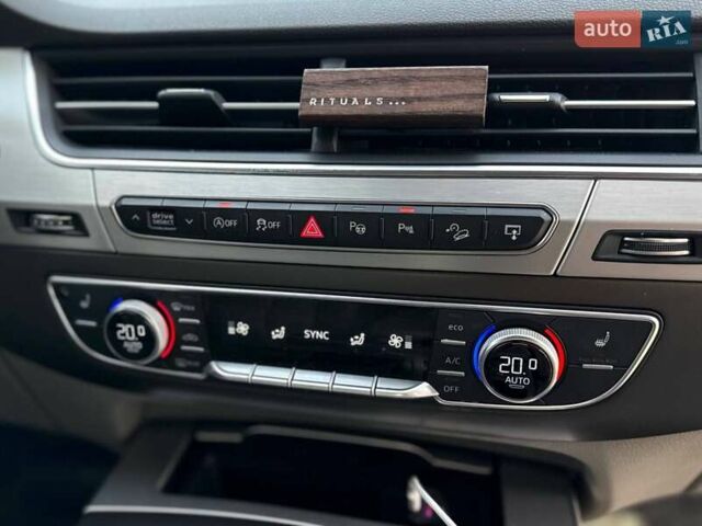 Ауді Ку 7 2016 у Києві на Automoto.ua Чорний Ауді Ку 7, об'ємом двигуна 2.97 л та пробігом 238 тис. км за 33700 $, фото 31 на Automoto.ua