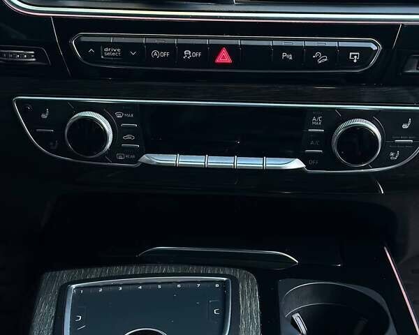 Ауди Ку 7 2016 в Львове на Automoto.ua Черный Ауди Ку 7, объемом двигателя 3 л и пробегом 189 тыс. км за 30000 $, фото 13 на Automoto.ua