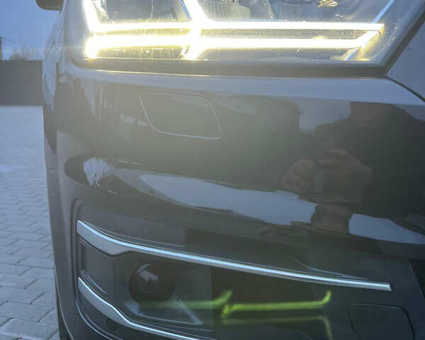 Чорний Ауді Ку 7, об'ємом двигуна 3 л та пробігом 209 тис. км за 27300 $, фото 2 на Automoto.ua