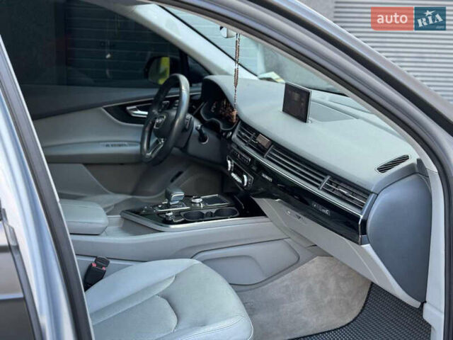 Черный Ауди Ку 7, объемом двигателя 3 л и пробегом 167 тыс. км за 28000 $, фото 33 на Automoto.ua