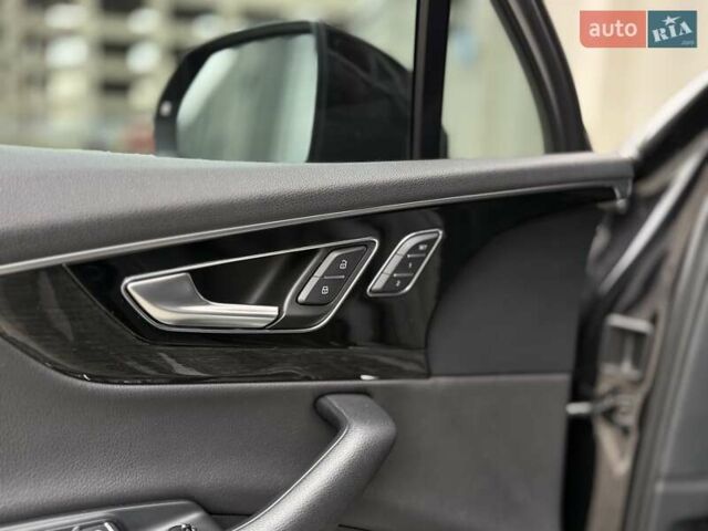 Черный Ауди Ку 7, объемом двигателя 3 л и пробегом 210 тыс. км за 24999 $, фото 46 на Automoto.ua