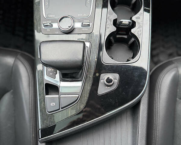 Черный Ауди Ку 7, объемом двигателя 3 л и пробегом 182 тыс. км за 28800 $, фото 37 на Automoto.ua