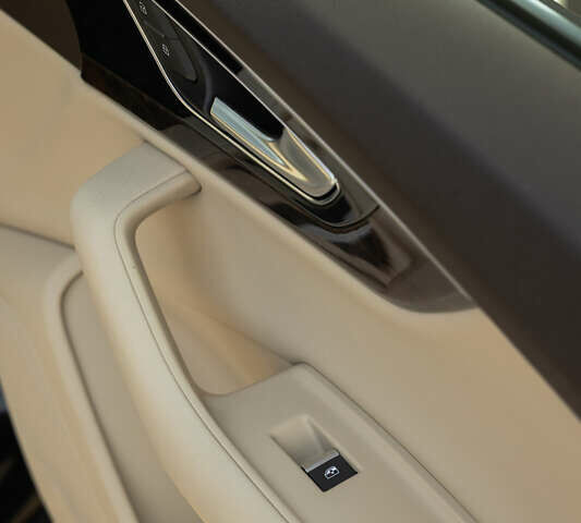 Чорний Ауді Ку 7, об'ємом двигуна 3 л та пробігом 151 тис. км за 22000 $, фото 122 на Automoto.ua