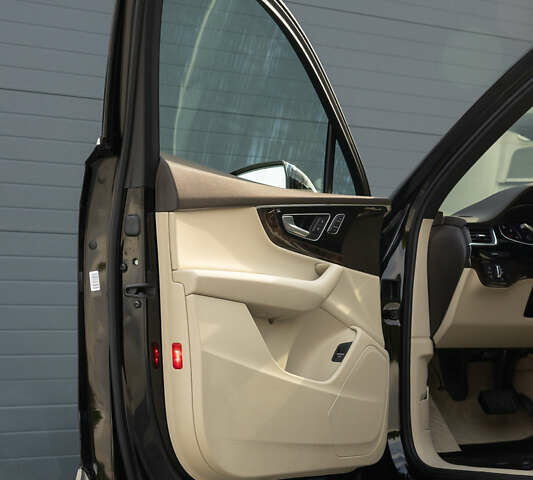 Чорний Ауді Ку 7, об'ємом двигуна 3 л та пробігом 151 тис. км за 22000 $, фото 108 на Automoto.ua