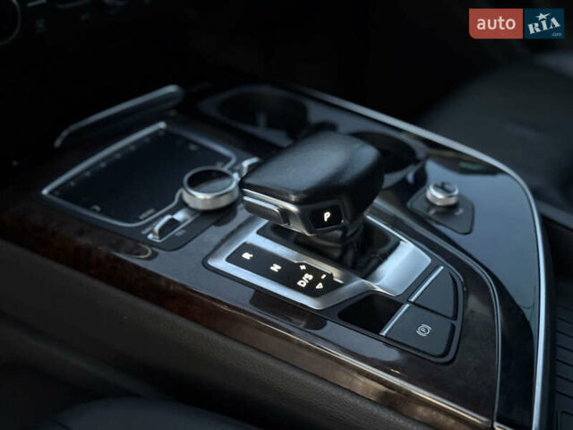 Ауді Ку 7 2016 у Києві на Automoto.ua Чорний Ауді Ку 7, об'ємом двигуна 3 л та пробігом 210 тис. км за 22488 $, фото 31 на Automoto.ua