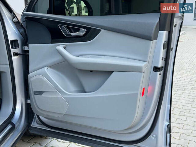 Черный Ауди Ку 7, объемом двигателя 3 л и пробегом 167 тыс. км за 28000 $, фото 31 на Automoto.ua