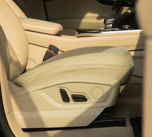 Чорний Ауді Ку 7, об'ємом двигуна 3 л та пробігом 151 тис. км за 22000 $, фото 101 на Automoto.ua