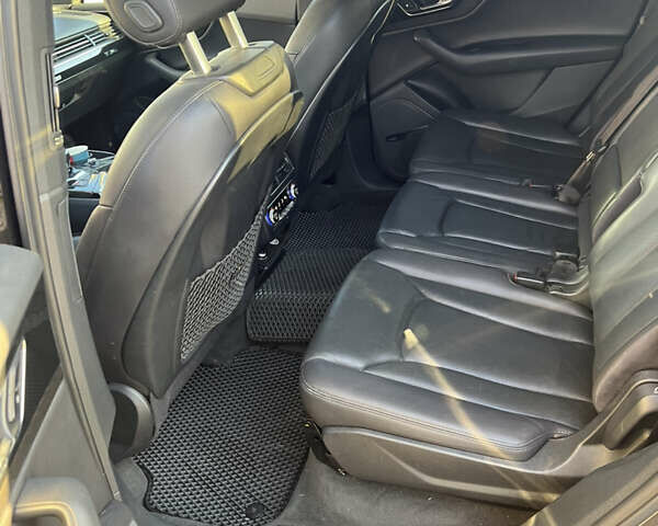 Черный Ауди Ку 7, объемом двигателя 3 л и пробегом 220 тыс. км за 22000 $, фото 6 на Automoto.ua