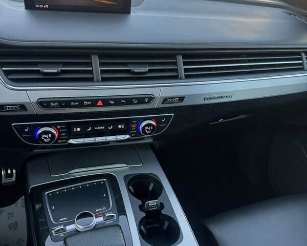 Черный Ауди Ку 7, объемом двигателя 2.97 л и пробегом 205 тыс. км за 38000 $, фото 12 на Automoto.ua