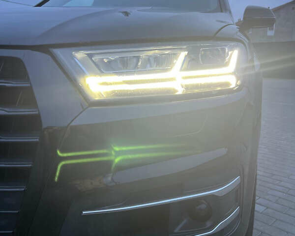 Чорний Ауді Ку 7, об'ємом двигуна 3 л та пробігом 209 тис. км за 27300 $, фото 1 на Automoto.ua