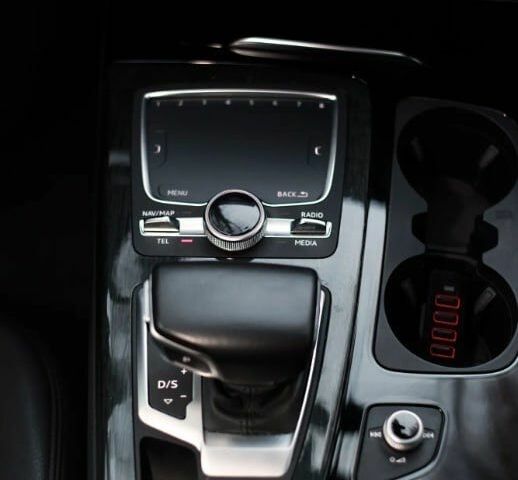 Чорний Ауді Ку 7, об'ємом двигуна 3 л та пробігом 111 тис. км за 16200 $, фото 16 на Automoto.ua