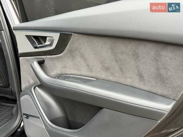 Черный Ауди Ку 7, объемом двигателя 3 л и пробегом 157 тыс. км за 44500 $, фото 142 на Automoto.ua