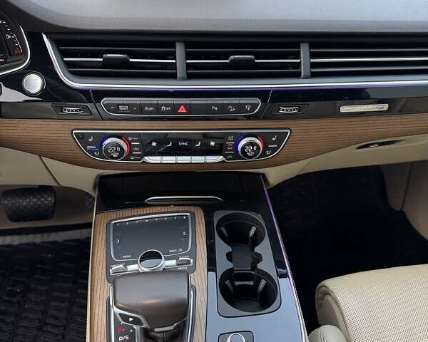 Черный Ауди Ку 7, объемом двигателя 3 л и пробегом 150 тыс. км за 33500 $, фото 5 на Automoto.ua