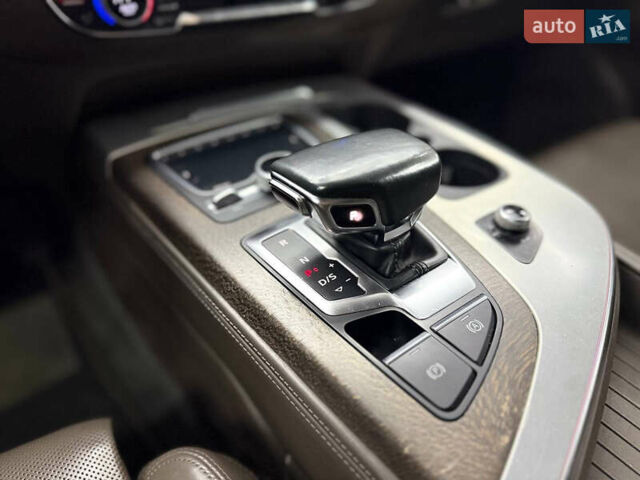 Черный Ауди Ку 7, объемом двигателя 3 л и пробегом 249 тыс. км за 28000 $, фото 16 на Automoto.ua