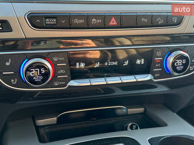 Чорний Ауді Ку 7, об'ємом двигуна 3 л та пробігом 145 тис. км за 33999 $, фото 10 на Automoto.ua