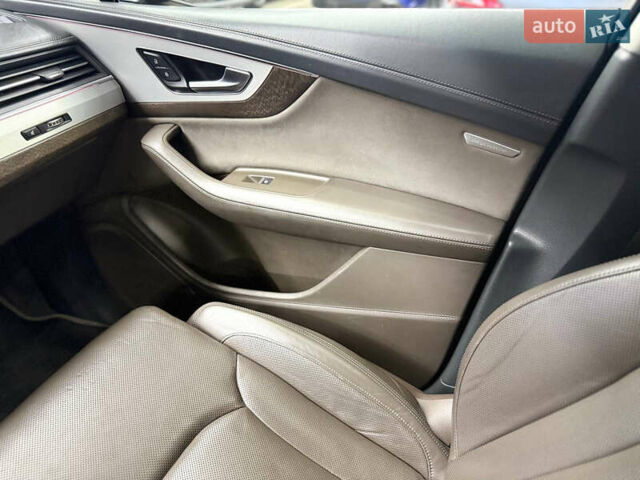 Черный Ауди Ку 7, объемом двигателя 3 л и пробегом 249 тыс. км за 28000 $, фото 15 на Automoto.ua