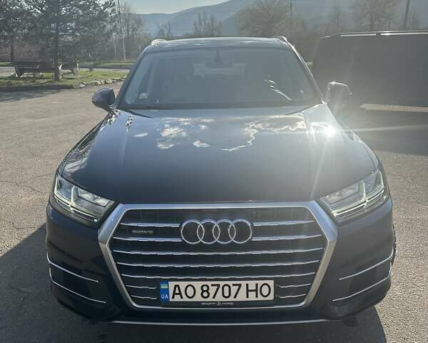 Черный Ауди Ку 7, объемом двигателя 2.97 л и пробегом 235 тыс. км за 36000 $, фото 1 на Automoto.ua