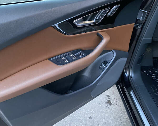 Чорний Ауді Ку 7, об'ємом двигуна 3 л та пробігом 229 тис. км за 25750 $, фото 3 на Automoto.ua