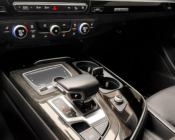 Черный Ауди Ку 7, объемом двигателя 3 л и пробегом 225 тыс. км за 29000 $, фото 11 на Automoto.ua