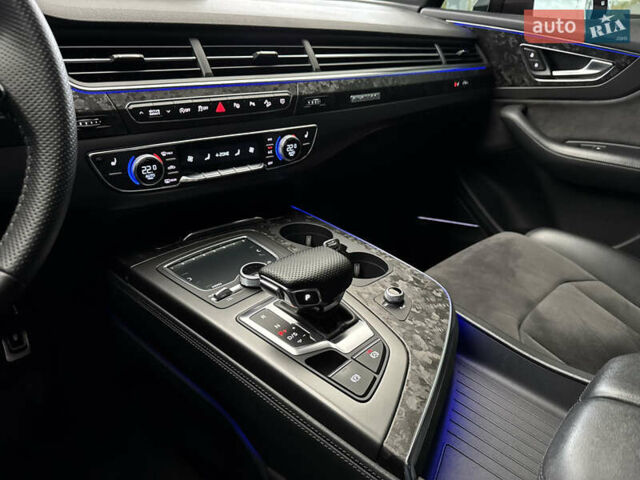 Ауди Ку 7 2017 в Киеве на Automoto.ua Черный Ауди Ку 7, объемом двигателя 3 л и пробегом 140 тыс. км за 47799 $, фото 89 на Automoto.ua