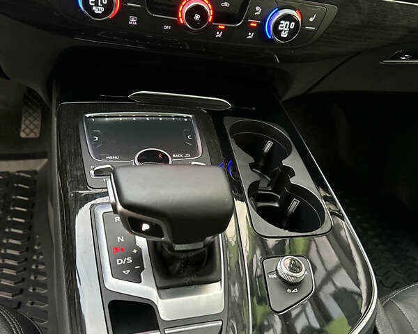 Чорний Ауді Ку 7, об'ємом двигуна 3 л та пробігом 96 тис. км за 25900 $, фото 23 на Automoto.ua