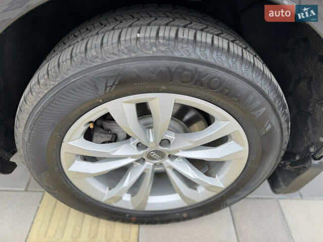 Черный Ауди Ку 7, объемом двигателя 3 л и пробегом 200 тыс. км за 29999 $, фото 17 на Automoto.ua