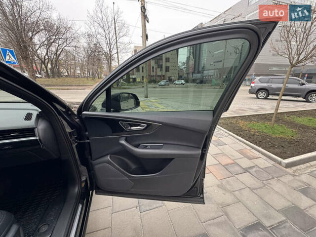 Черный Ауди Ку 7, объемом двигателя 3 л и пробегом 200 тыс. км за 29999 $, фото 35 на Automoto.ua