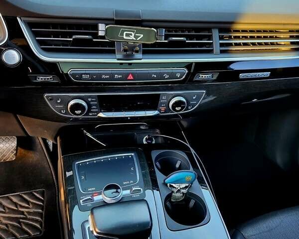 Чорний Ауді Ку 7, об'ємом двигуна 3 л та пробігом 195 тис. км за 28750 $, фото 3 на Automoto.ua