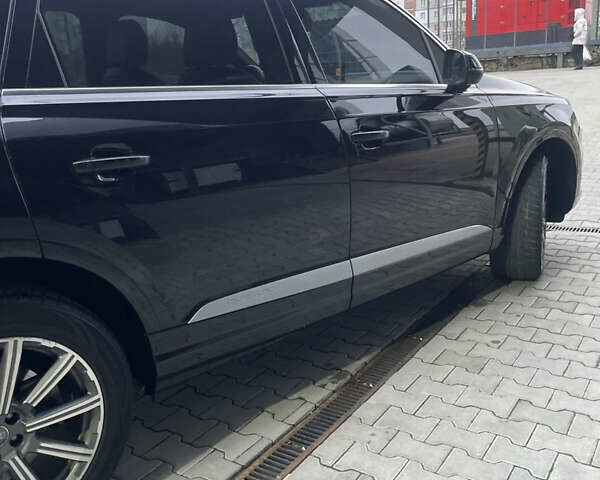 Черный Ауди Ку 7, объемом двигателя 2 л и пробегом 299 тыс. км за 21999 $, фото 5 на Automoto.ua