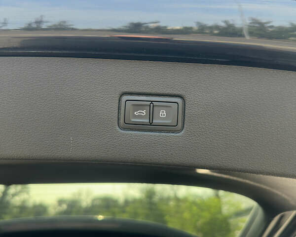 Черный Ауди Ку 7, объемом двигателя 3 л и пробегом 197 тыс. км за 30000 $, фото 9 на Automoto.ua