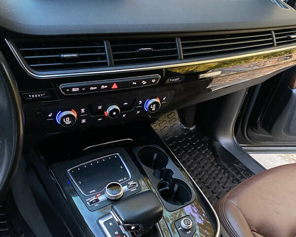 Чорний Ауді Ку 7, об'ємом двигуна 3 л та пробігом 229 тис. км за 25750 $, фото 2 на Automoto.ua