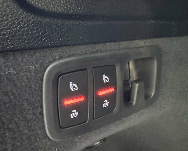 Чорний Ауді Ку 7, об'ємом двигуна 3 л та пробігом 130 тис. км за 33500 $, фото 12 на Automoto.ua