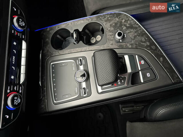 Ауди Ку 7 2017 в Киеве на Automoto.ua Черный Ауди Ку 7, объемом двигателя 3 л и пробегом 140 тыс. км за 47799 $, фото 91 на Automoto.ua