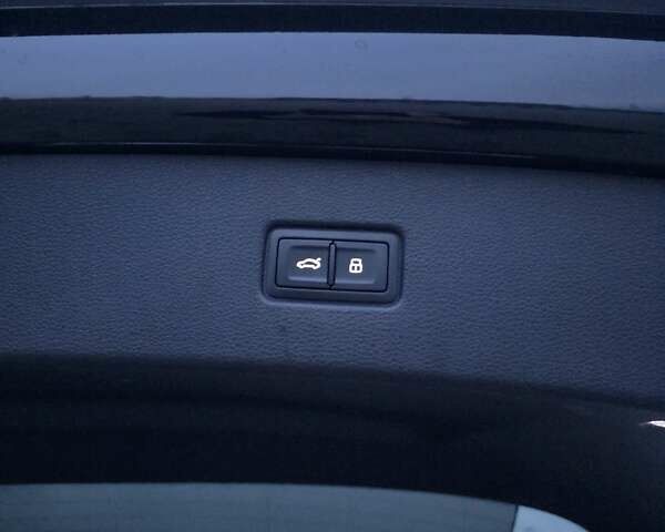 Чорний Ауді Ку 7, об'ємом двигуна 1.98 л та пробігом 63 тис. км за 33733 $, фото 15 на Automoto.ua