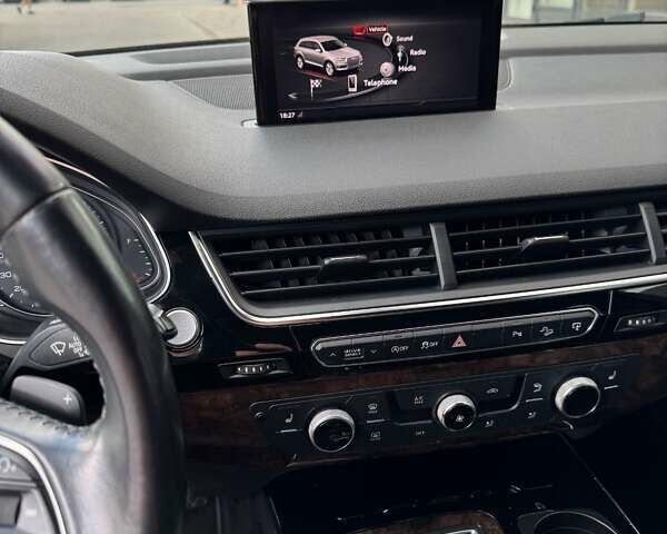 Чорний Ауді Ку 7, об'ємом двигуна 3 л та пробігом 240 тис. км за 20000 $, фото 27 на Automoto.ua