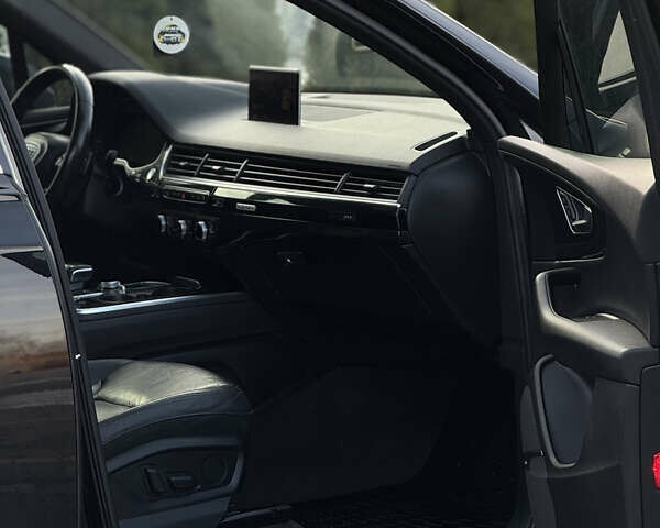 Чорний Ауді Ку 7, об'ємом двигуна 3 л та пробігом 215 тис. км за 22399 $, фото 37 на Automoto.ua