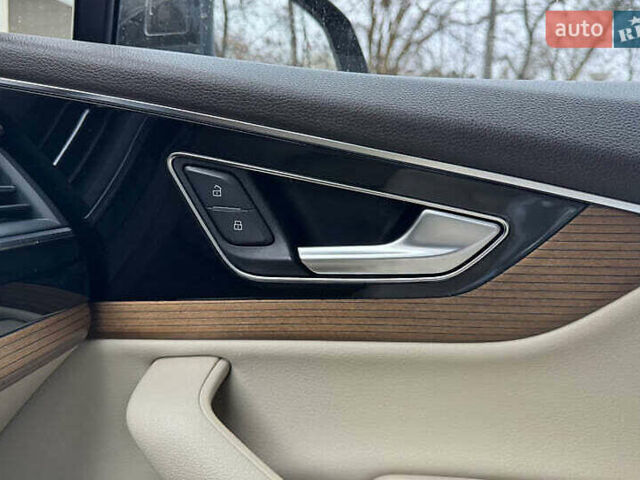 Черный Ауди Ку 7, объемом двигателя 3 л и пробегом 110 тыс. км за 25200 $, фото 48 на Automoto.ua