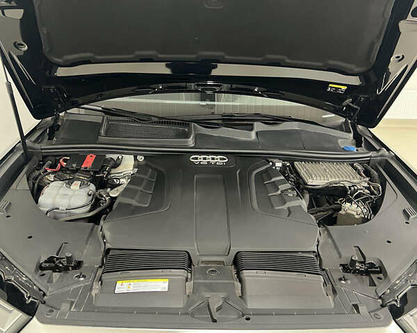 Черный Ауди Ку 7, объемом двигателя 2.97 л и пробегом 2 тыс. км за 60000 $, фото 6 на Automoto.ua