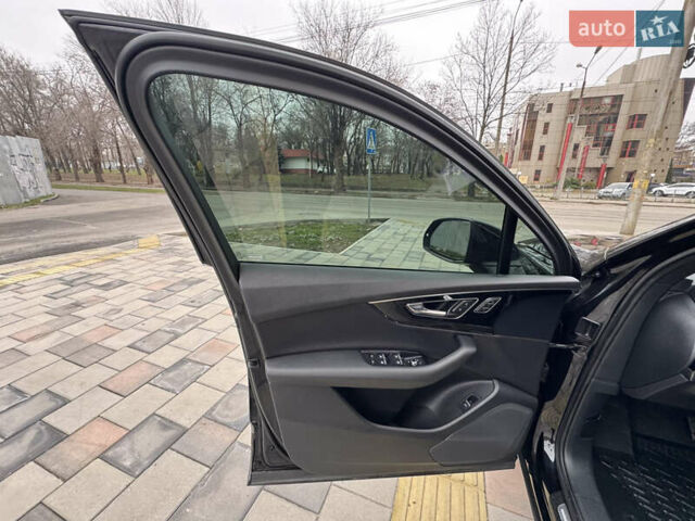 Черный Ауди Ку 7, объемом двигателя 3 л и пробегом 200 тыс. км за 29999 $, фото 46 на Automoto.ua