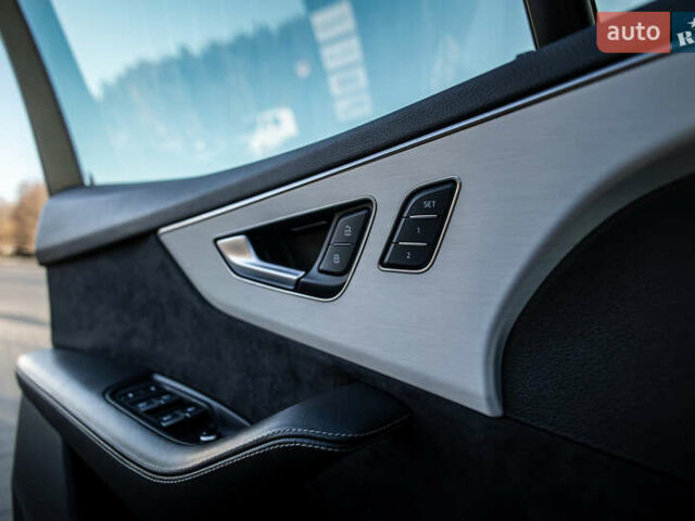 Черный Ауди Ку 7, объемом двигателя 3 л и пробегом 65 тыс. км за 47990 $, фото 47 на Automoto.ua