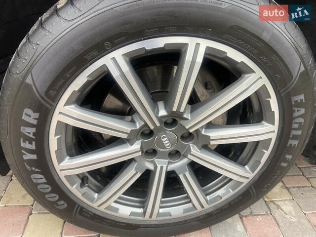 Черный Ауди Ку 7, объемом двигателя 3 л и пробегом 295 тыс. км за 29900 $, фото 24 на Automoto.ua